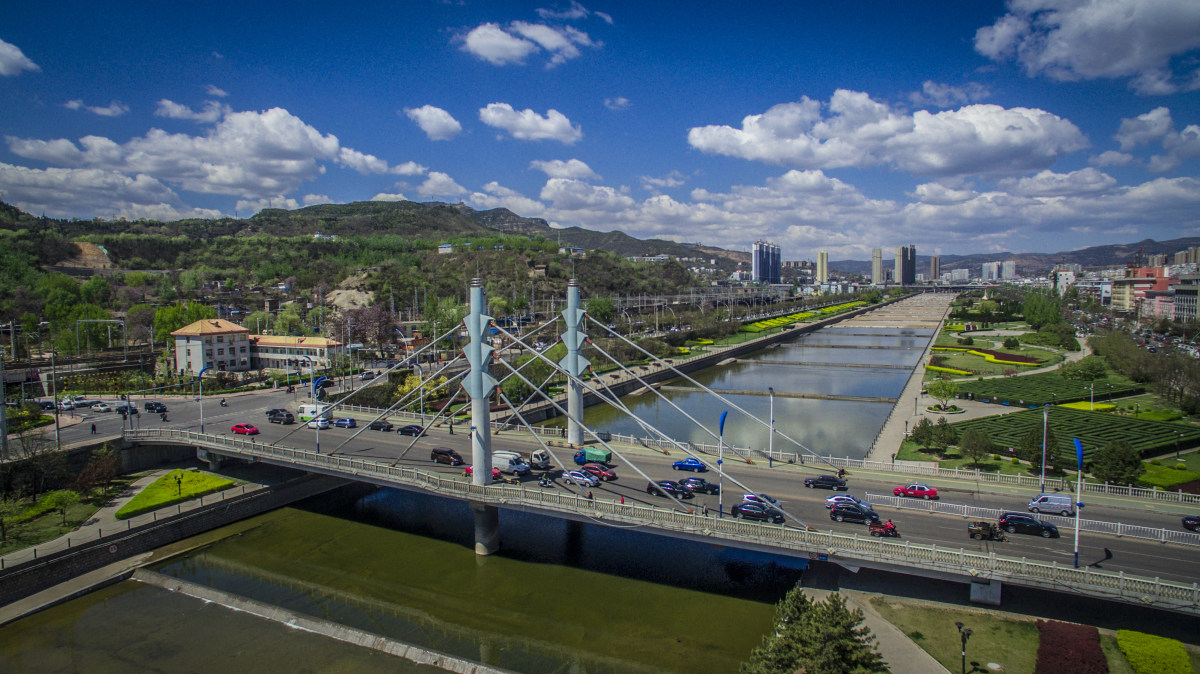 阳泉,亲爱的听众朋友们的故事与声音